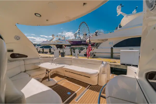 People enjoying a trip on a 55ft Sea Ray yacht in Miami. 600x400